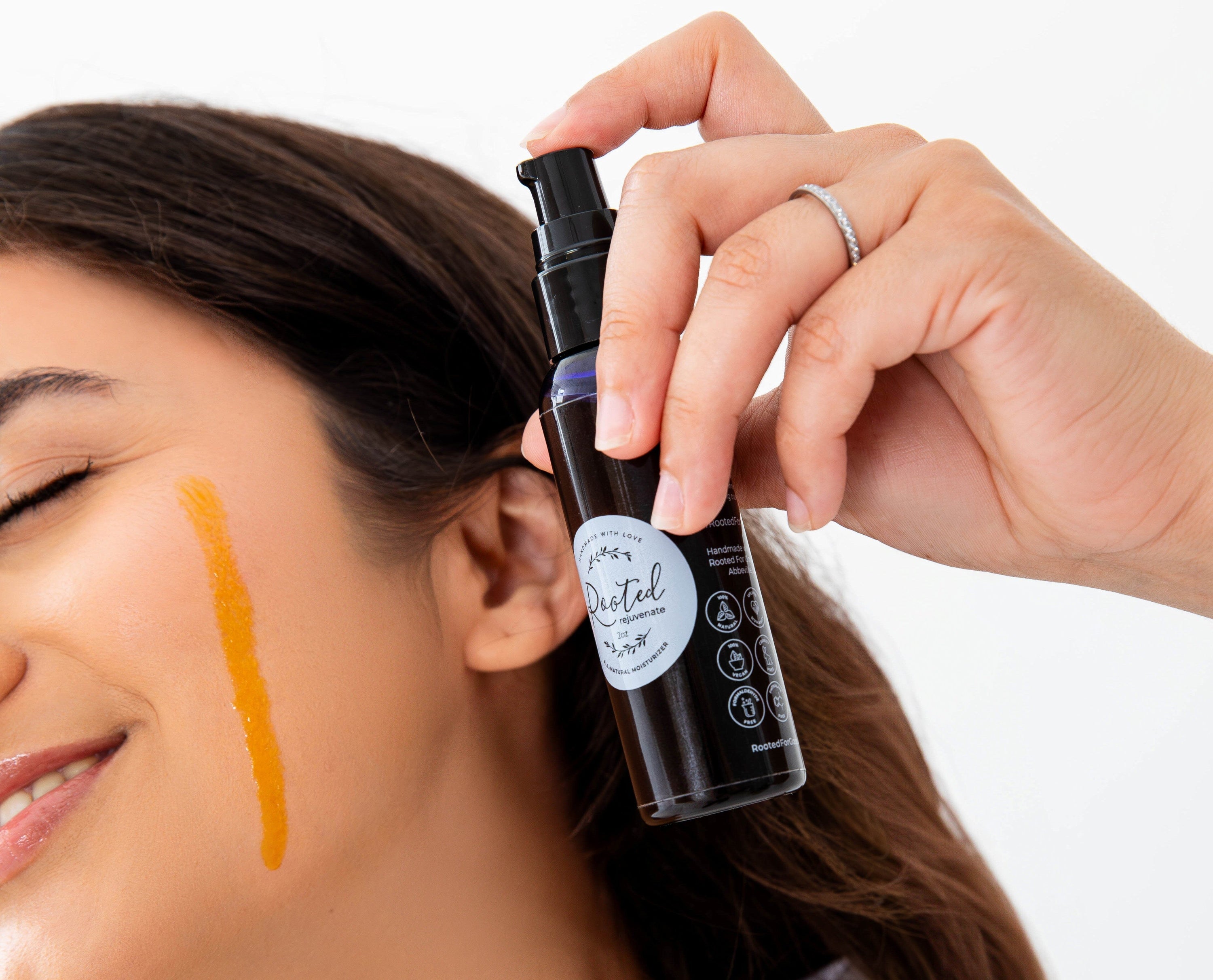 How to Keep Normal, Oily & Sensitive Skin Hydrated During Fall