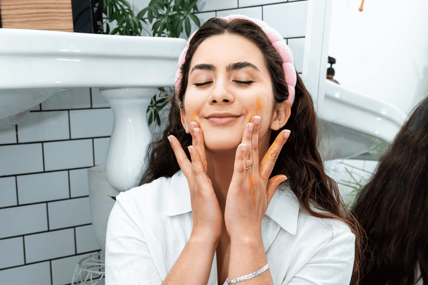 Moisturizing Your Neck