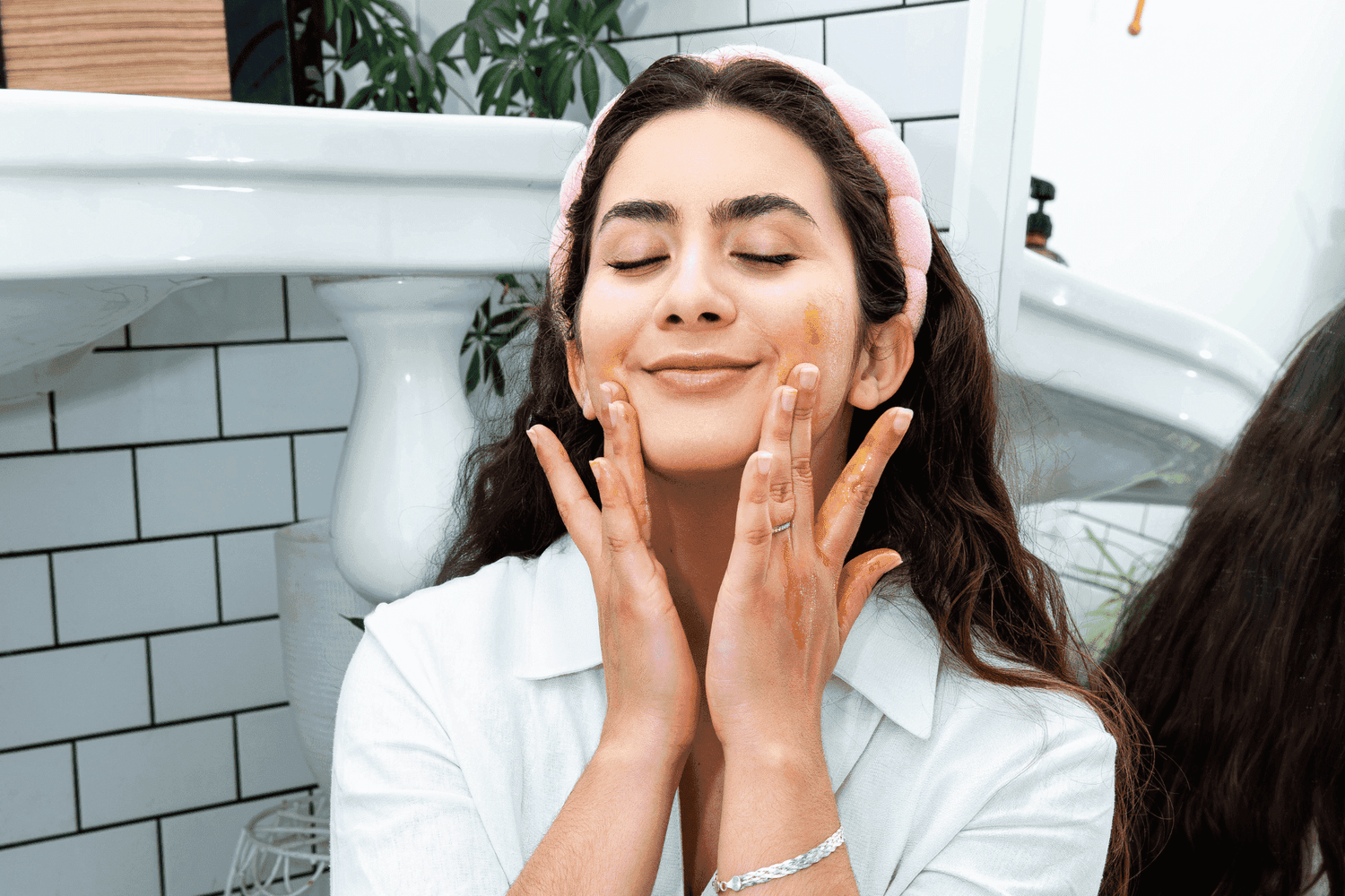 Moisturizing Your Neck