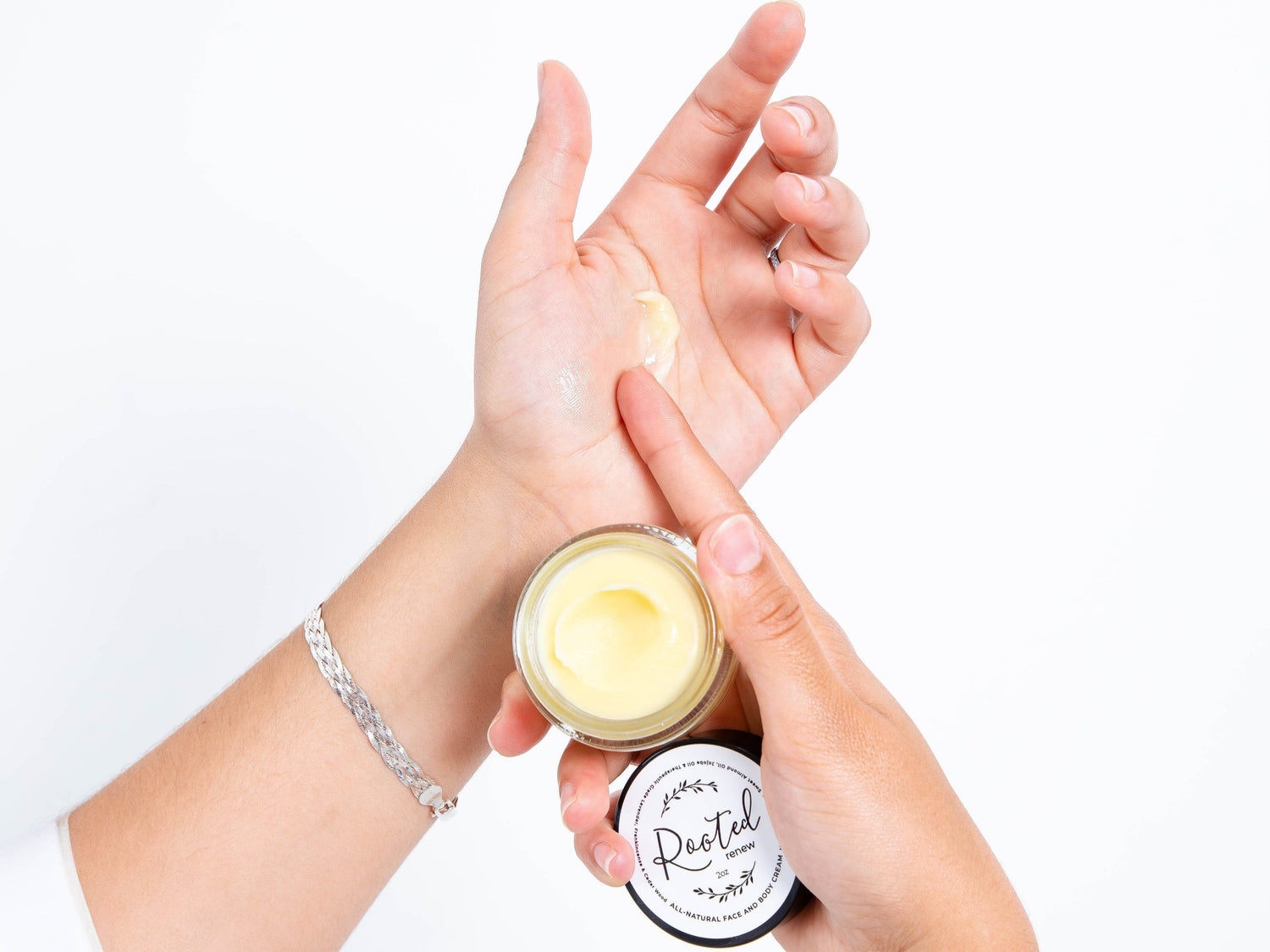 The Ultimate Natural Guide to Healing Chronically Dry Hands