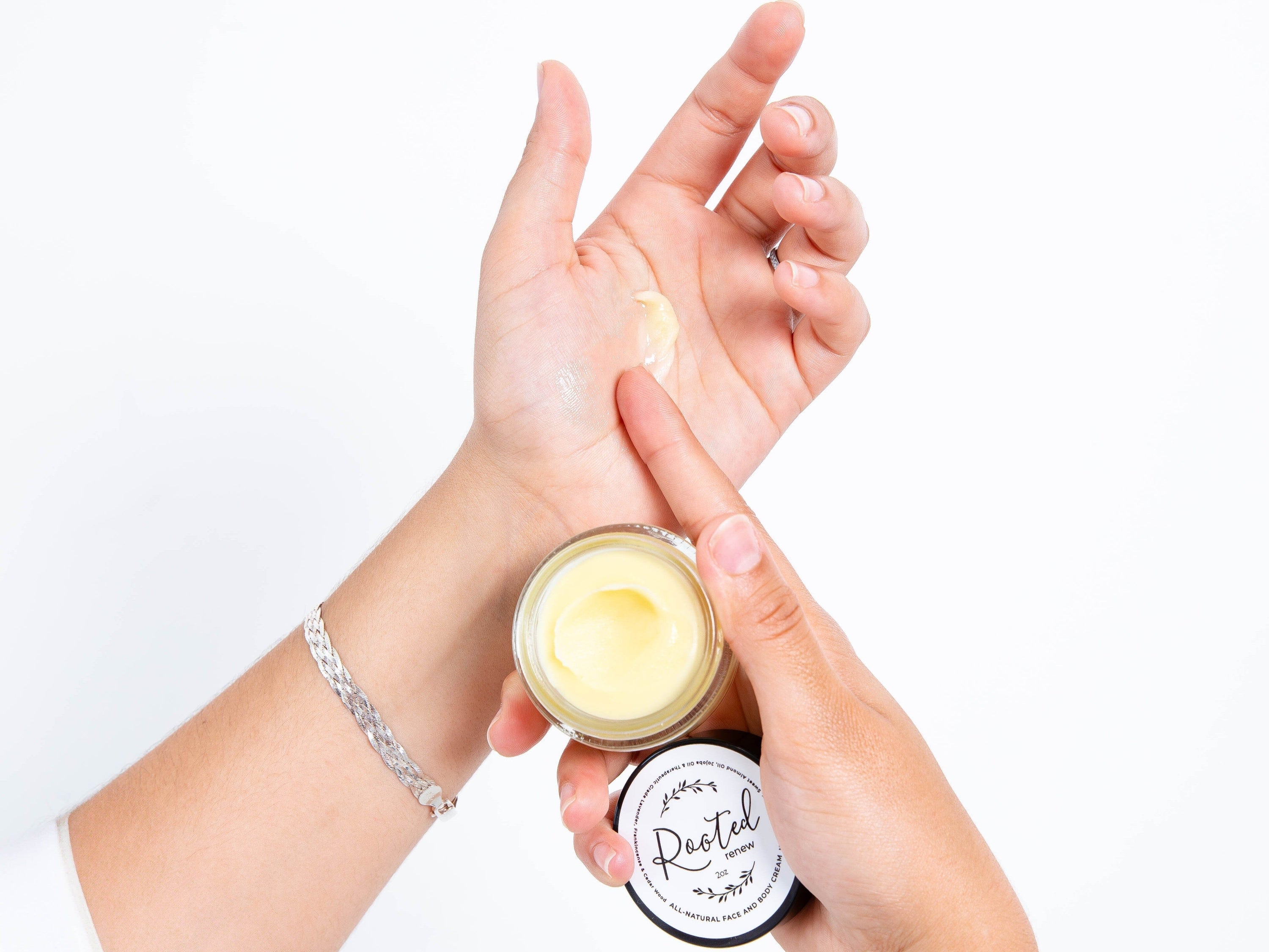 The Ultimate Natural Guide to Healing Chronically Dry Hands